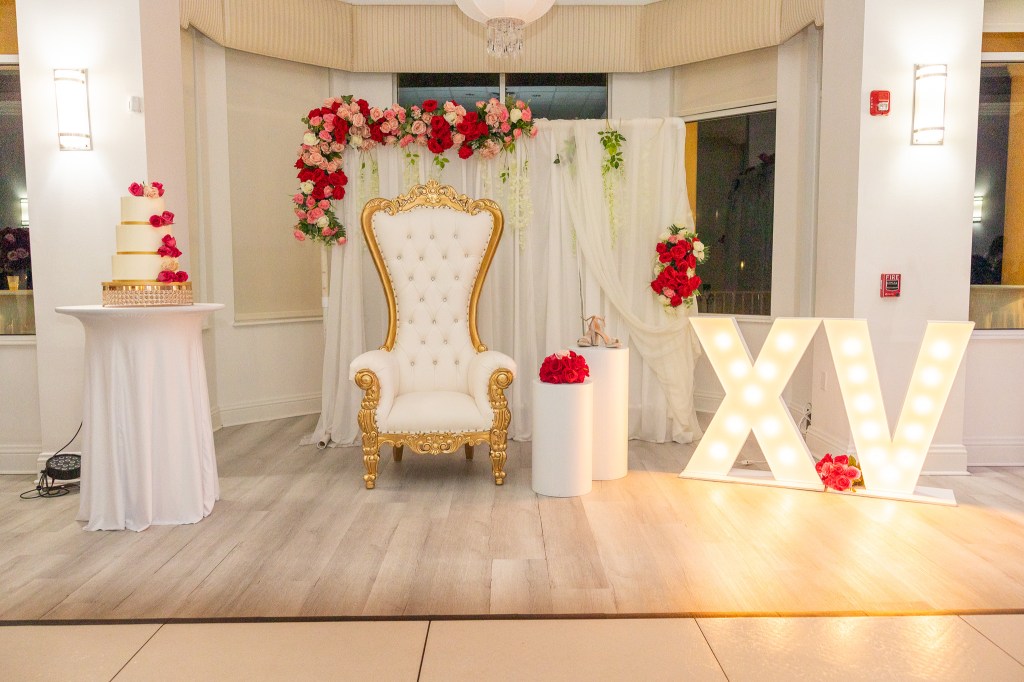 What to Ask Before You Hire a Wedding Photographer in Palm Beach, Florida